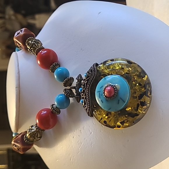 Beautiful  stone necklace for all occasions  multiple colors - Picture 3 of 3